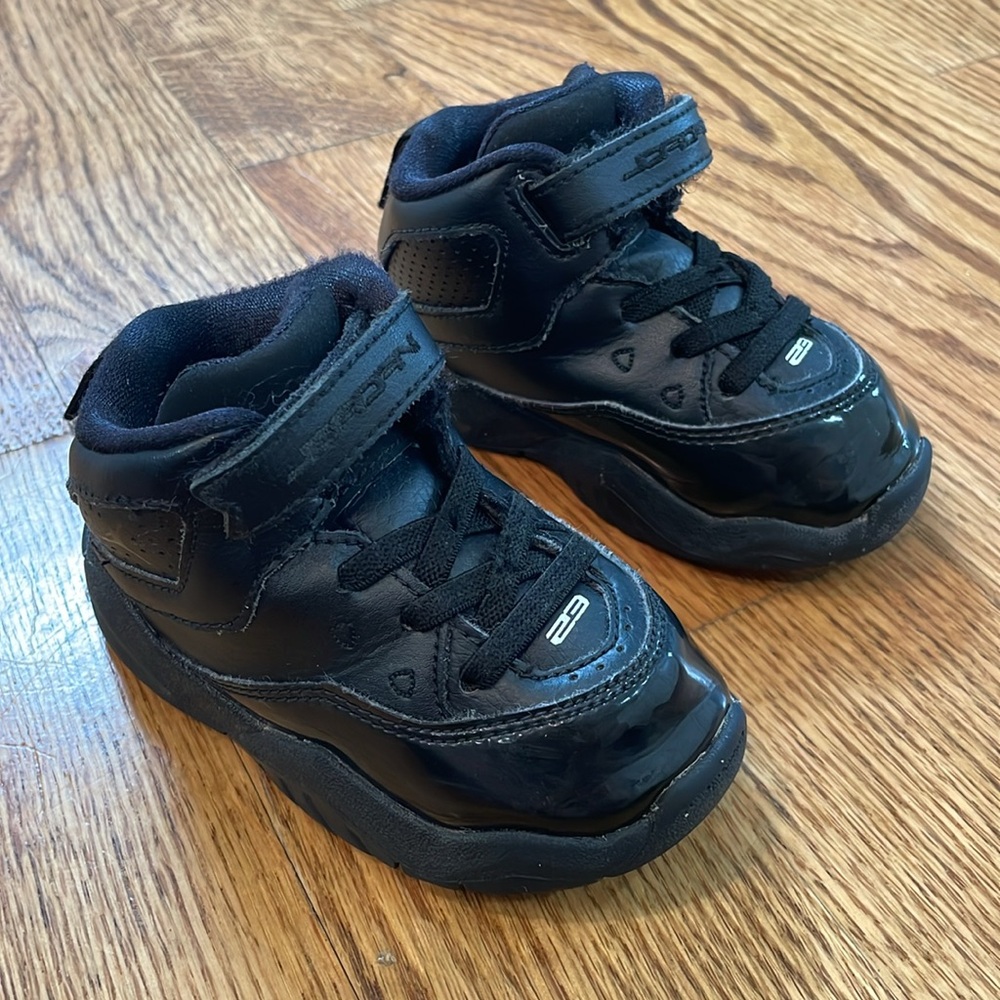 Jordan Brand Loyal Triple Black Sneakers. Size 6c. Excellent Condition. - Picture 3 of 13
